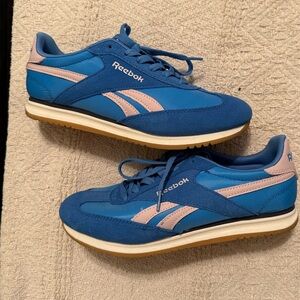 Reebok Classic TRAINERS — Powder Blue and Baby Pink